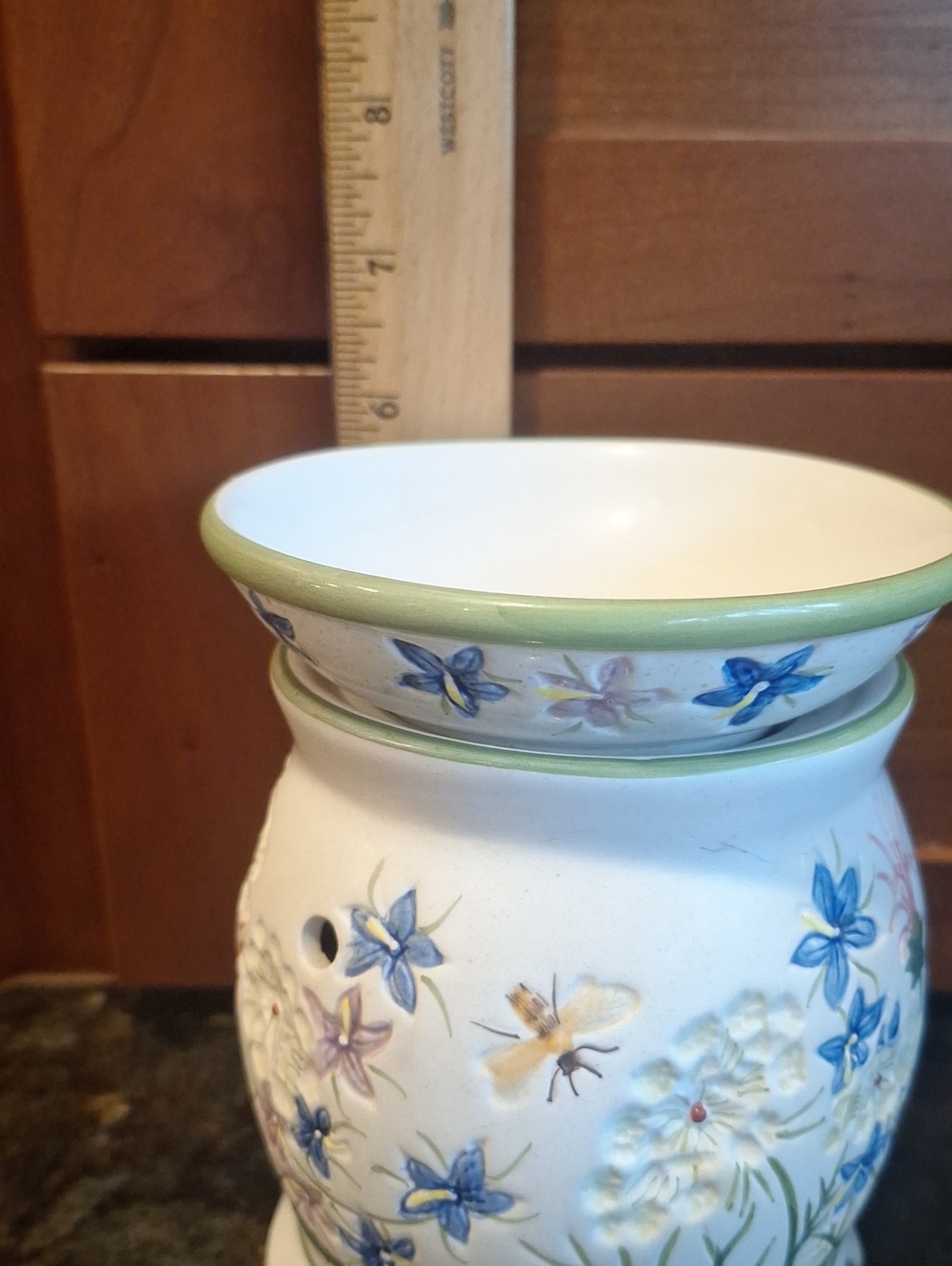 Yankee Candle White Wax Warmer with Butterfly And Bee Accents - Picture 7 of 7